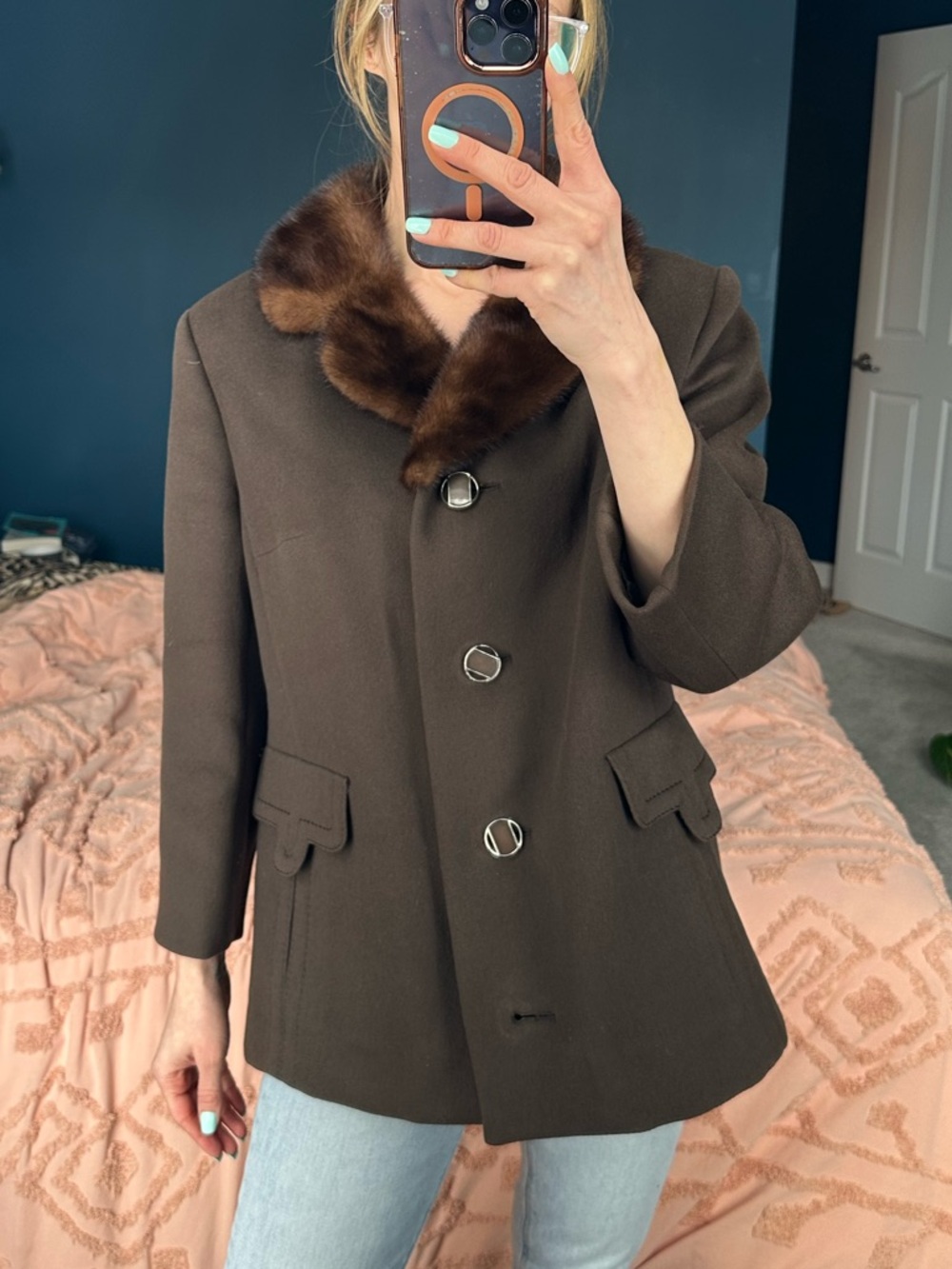 Vintage wool Brown Fur-Collar Women's Coat with cropped sleeves